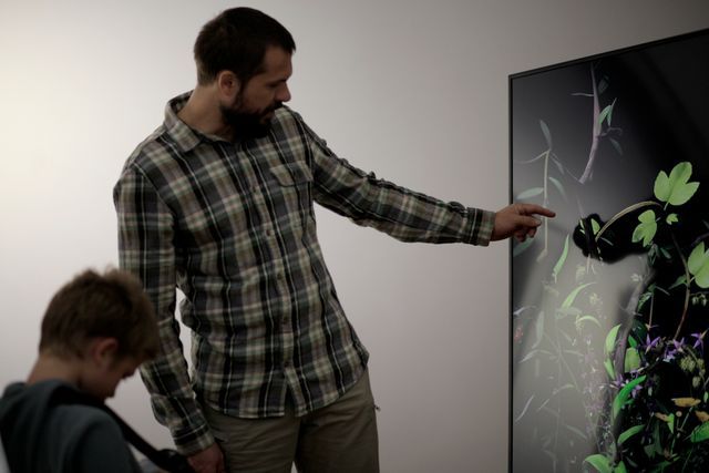 Public interaction during the opening of the exhibition at Goethe-Institut in Bucharest, November 2024. Photo Andreea Săsăran